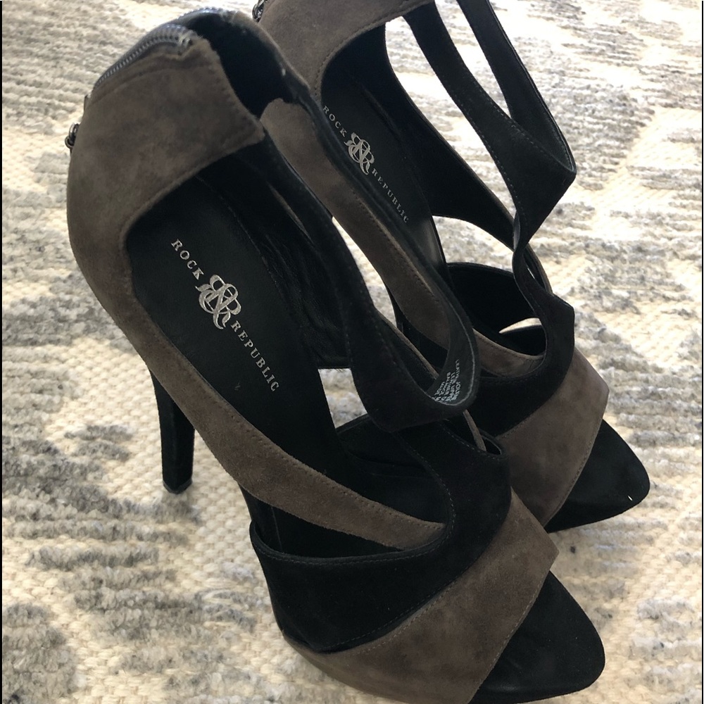 Rock & Republic suede heels. Like new!